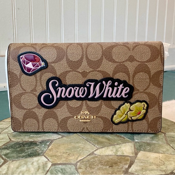 Coach x Disney NWT Snow White Hayden Foldover Crossbody Clutch F72908 - Picture 5 of 17